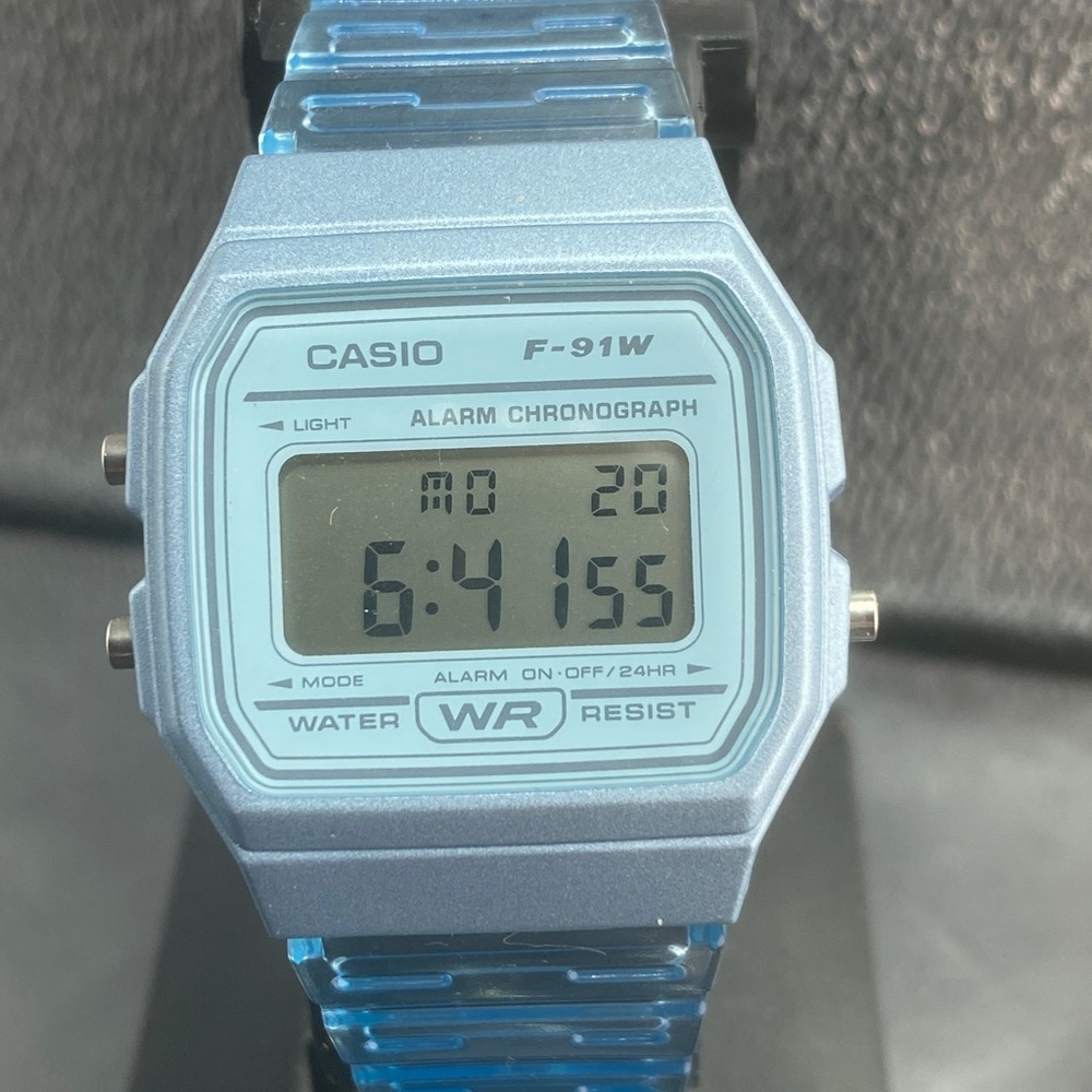 Casio Unisex Size Watch 34mm Diameter Rubber Lightweight in wrist Brand New Item - Picture 9 of 16